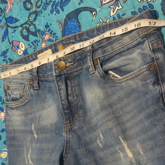 Kut from the Kloth Catherine Boyfriend 10 distressed - Picture 11 of 13